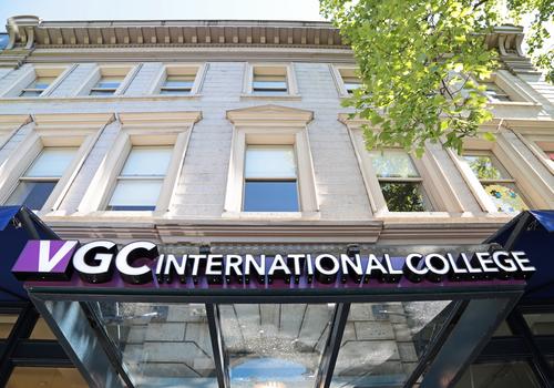 Fachada de VGC Universidad Internacional