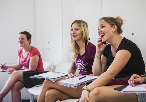 Curso de español en Hispania, Escuela de Español