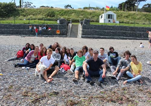 Grupo de estudiantes durante una salida Atlas - Cursos de verano para jóvenes en Dublín