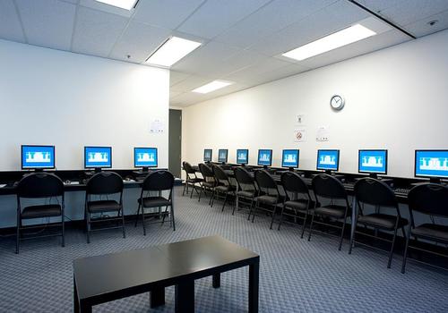 Aula de informática iTTTi Vancouver