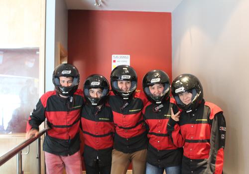 Actividad de karting Atlas - Cursos de verano para jóvenes en Dublín