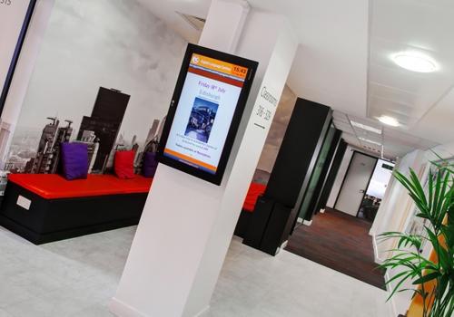 EC London 30+ entrance 