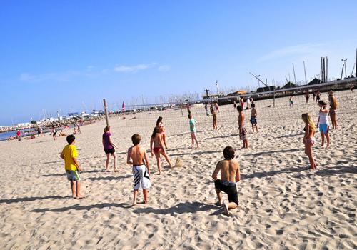 Juegos en la playa Nuevo LSF Campamento de verano para jóvenes