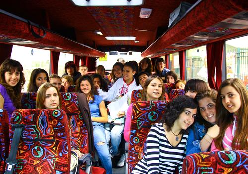 El autobús de Atlas - Cursos de verano para jóvenes en Dublín